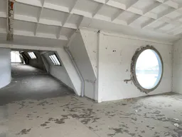 Cured Atypical Building for Rent - Nice Volume - Paris Le Marais - Image 3