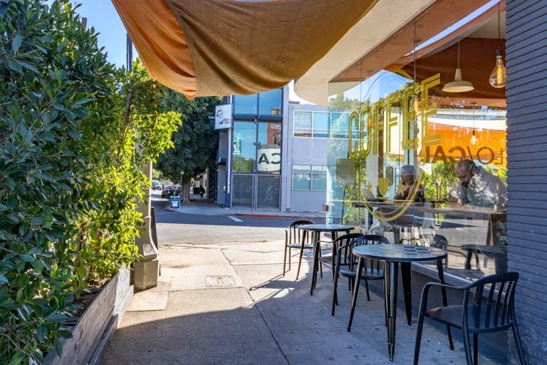 Cafe & Boutique Haven on Fairfax Ave Los Angeles - Image 2