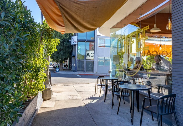 Cafe & Boutique Haven on Fairfax Ave Los Angeles - Image 2