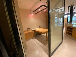 Boutique Shop Rue du Temple - Image 9