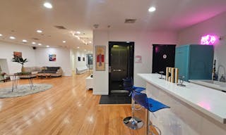 Entire Floor in SOHO with 2 extra rooms! - Image 28