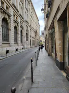 Boutique white box dans le coeur du Marais - Image 10