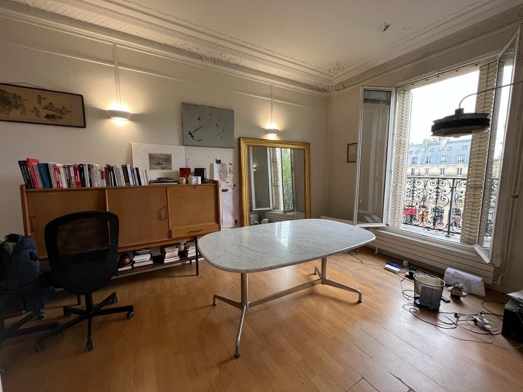 74 sqm Multipurpose Office Apartment at 4 Place Saint-Michel