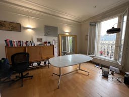 Large Office Apartment In the heart of Paris - Image 4