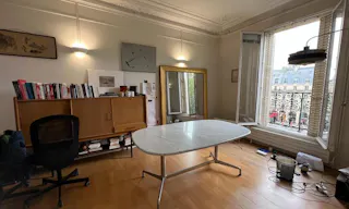 Large Office Apartment In the heart of Paris - Image 4