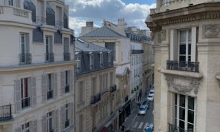 Spectacular Showroom in Saint-Germain - Image 8