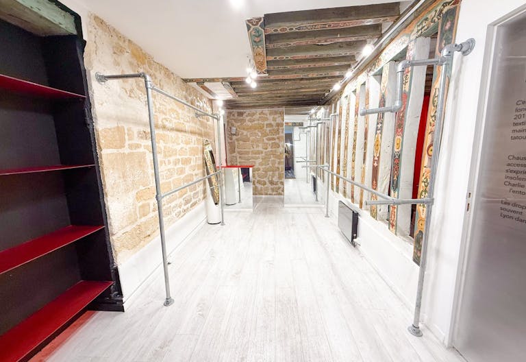 Boutique/atelier/galerie en plein coeur du Marais - Image 4