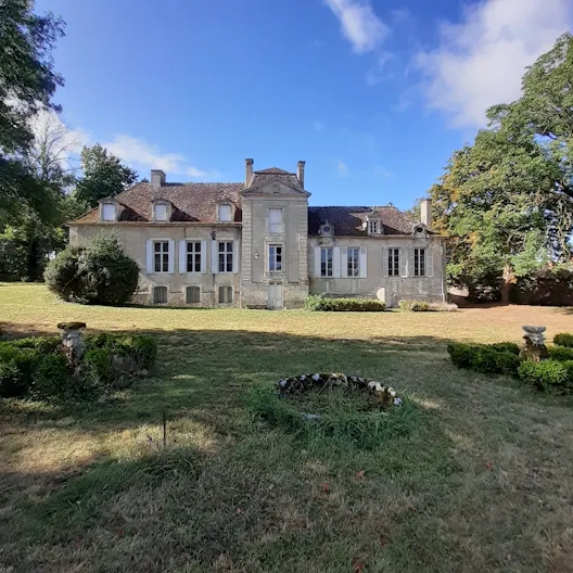 Château du XVIIIe siècle abandonné - Image 0