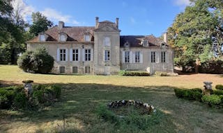 Ch�teau du XVIIIe si�cle abandonn� - Image 0