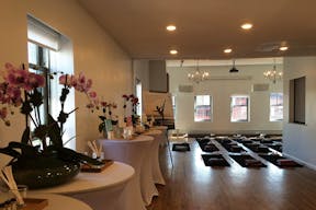 Modern Penthouse Showroom in SoHo - Image 17