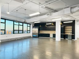 Sun-Drenched, Sleek Industrial Space in DUMBO - Image 9