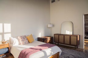 Unique Industrial Loft/ Photo Studio w/ amazing Kitchen & Bathroom - Image 7