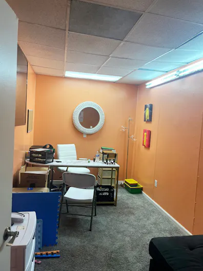 A prime unit space for immediate lease conveniently located on the border of Oak Park, MI - Image 2