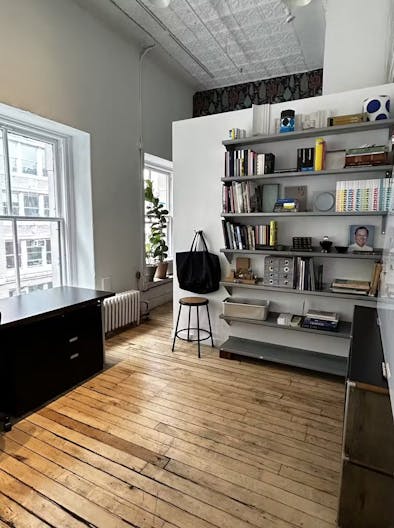 LIGHT-FILLED SHARED OFFICE SPACE IN THE HEART OF FLATIRON - Image 2