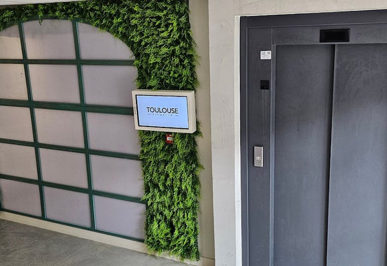 Toulouse Showroom - Image 4
