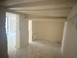 Elégant Showroom Boutique Ephémère in Paris - Image 3