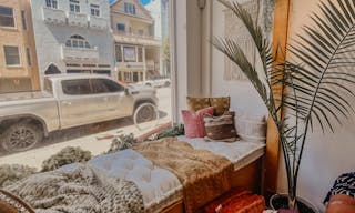 Plant-filled Community Space in the Marina District - Image 1