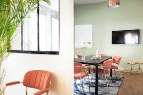 Magnifique espace avec couleurs pop et �quipements design - Image 4