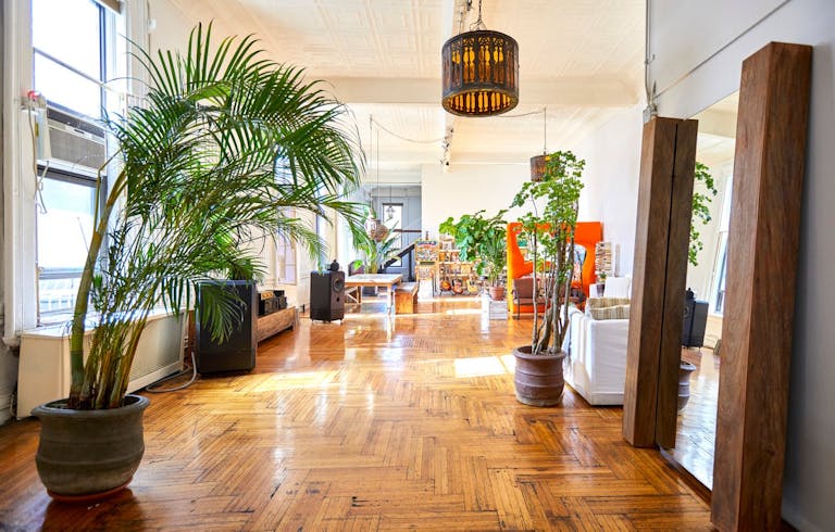 Spacious Chelsea Art Loft - Image 0