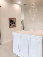 Beverly Hills Fashion Showroom/Retail Shop Space - Image 20