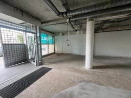 Boutique/Shop Near the lovely Canal Saint Martin - Image 2