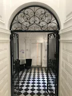 Private Mansion near Saint-Lazare - Image 8