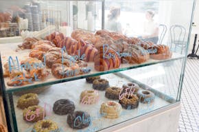 Charming Paris & NYC style cafe - Image 7