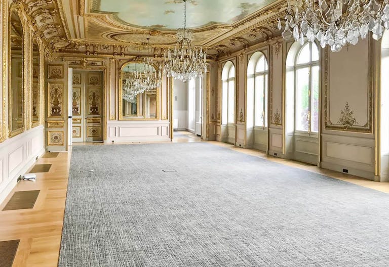 Unique Space near Arc de Triomphe - Image 1