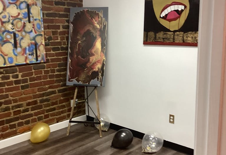 Stylish Art Gallery & Creative Rental Space - Image 3