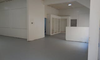 Ground Floor and Window Panel Advertising Space - prime retail pop-up space - Image 10