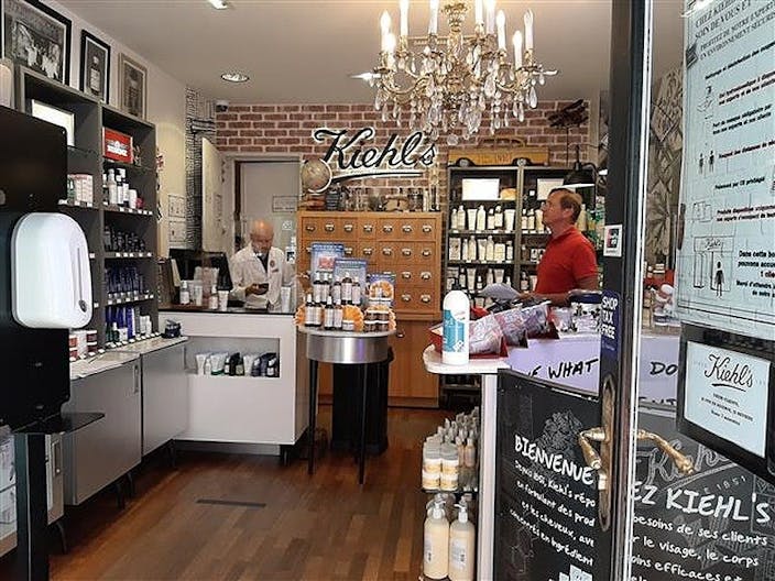 Prime Boutique Shop in Boulevard Saint-Germain - Image 1