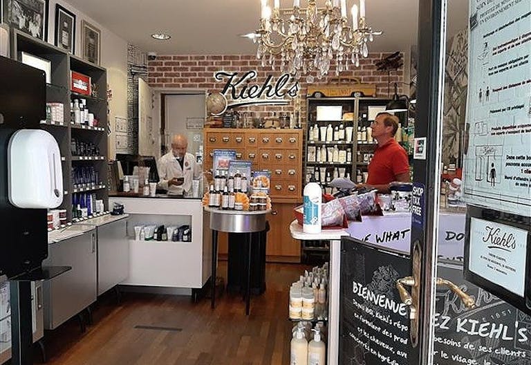 Prime Boutique Shop in Boulevard Saint-Germain - Image 1