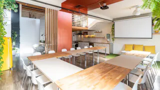 Stunning Indoor/Outdoor Flex Space in Downtown Santa Monica with Outstanding Service - Image 7