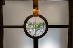 Elegant Retail Space at Historic Hotel Bristol - Image 4