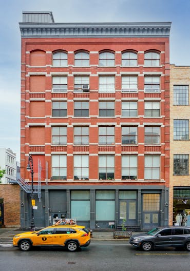 W Broadway ART x POPUP space - Image 0