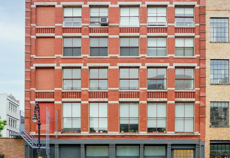 W Broadway ART x POPUP space - Image 0