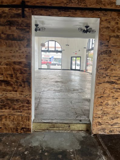 Bright Creative Content Studio on Melrose Ave - Image 2