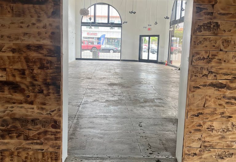 Bright Creative Content Studio on Melrose Ave - Image 2