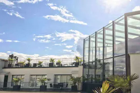 Unique space with the highest rooftop of the Champs-�lys�es - Image 9
