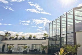 Unique space with the highest rooftop of the Champs-�lys�es - Image 9