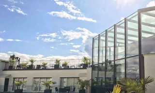 Unique space with the highest rooftop of the Champs-�lys�es - Image 9