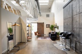 Beautiful Warehouse in South Park - Image 10