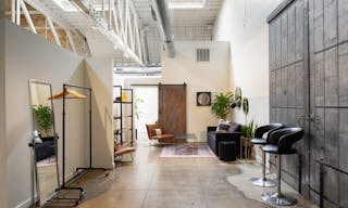 Beautiful Warehouse in South Park - Image 10