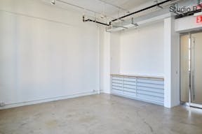 7500 sqft Bright West Soho Studios - Image 21