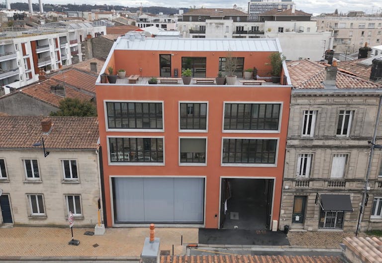 Location bureau individuel avec acc�s aux communs, dans un immeuble d'architecte coeur des Chartrons � Bordeaux - 30M2 - Image 2