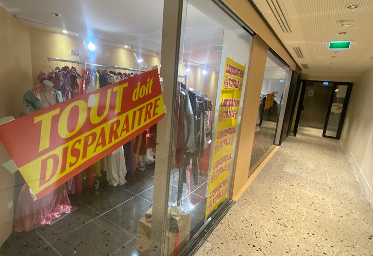 Un show-room sur l'avenue des champs Elysées - Image 1