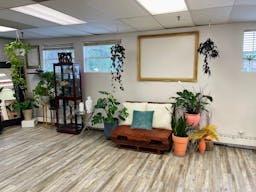 Charming, Spacious, Bright Studio - Image 1