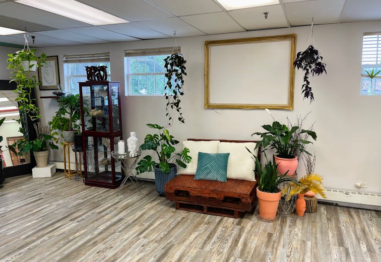 Charming, Spacious, Bright Studio - Image 1