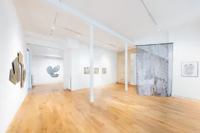 Espace atypique avec cour privative � R�publique / Canal Saint-Martin - Image 2
