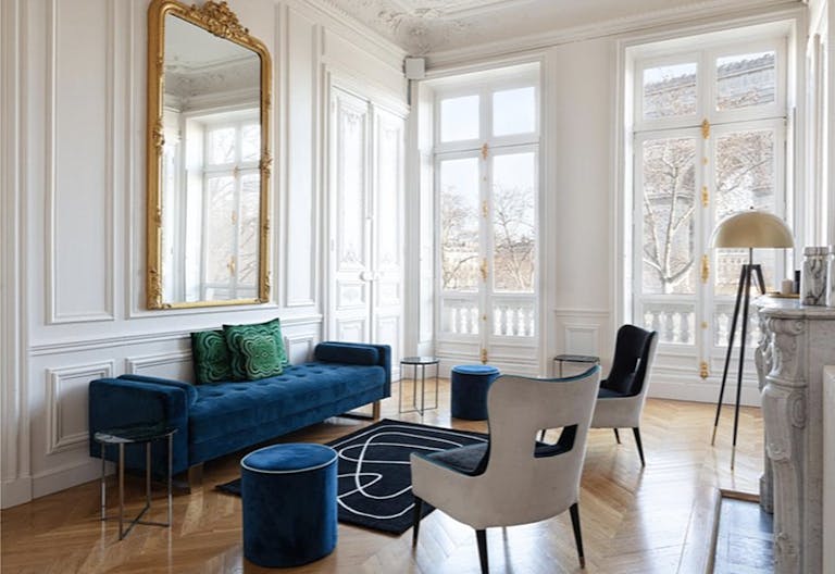 Haussmannian showroom near the Arc de Triomphe - Image 1